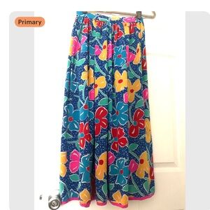 Vibrant Floral Oscar De La Renta Skirt